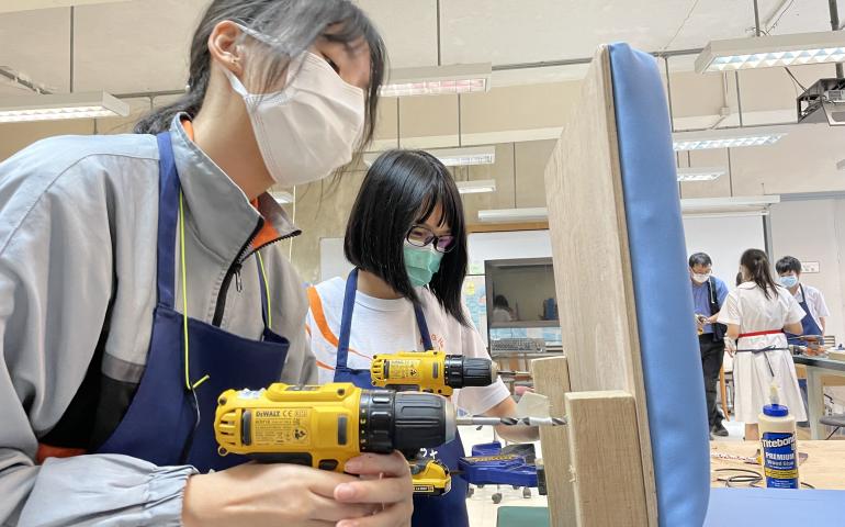 上螺絲